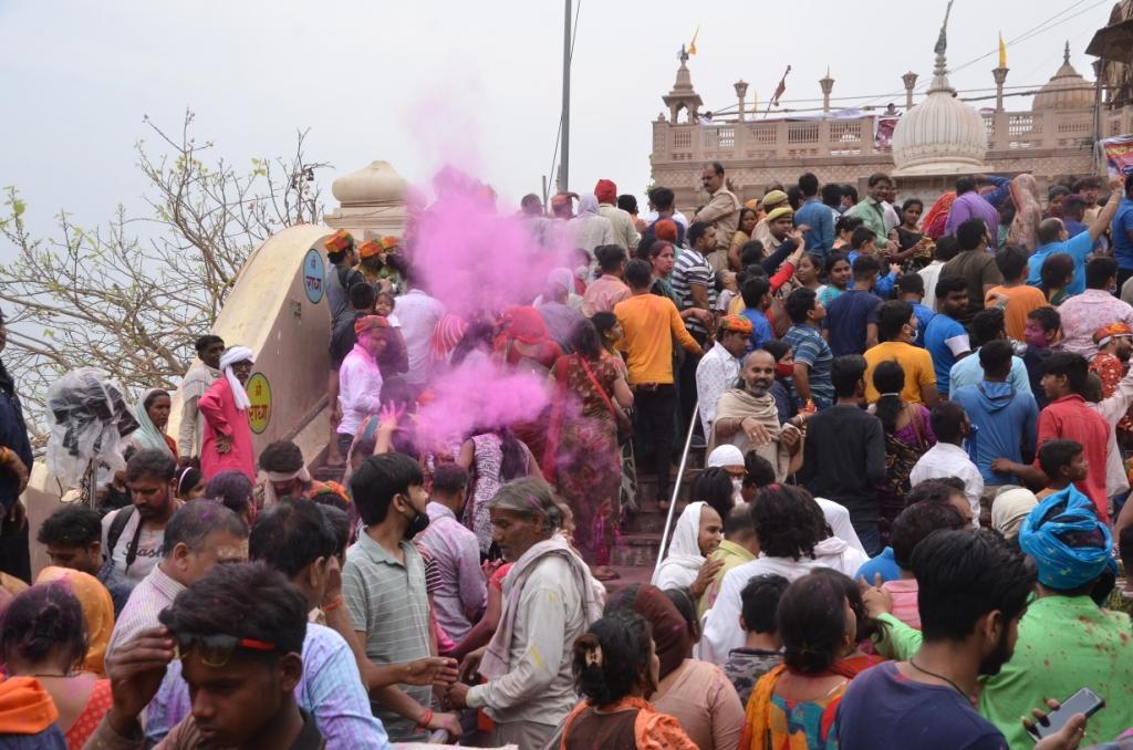 Barsana Laddu Holi
